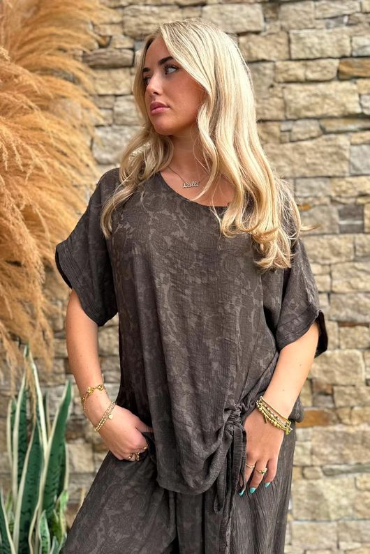 Kiti Paisley Damask Hitch Tee Coffee Bean